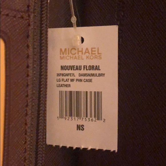 Michael Kors floral wristlet - Picture 3 of 3